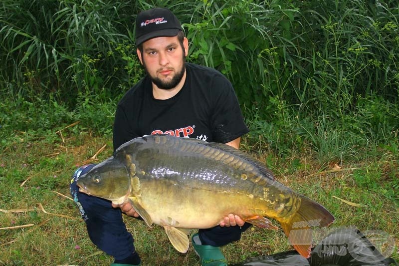 Életem legnagyobb halát sikerült a rövid túra alatt megfognom. A ponty súlya kereken 20 kg!