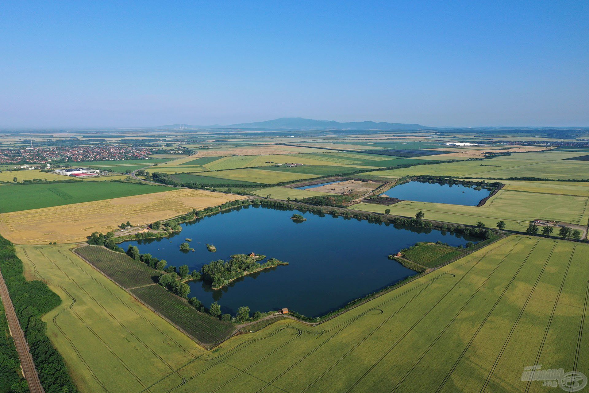 A Legend Lake több mint 40 hektár, amelyből 30,5 hektár a nyílt vízfelület