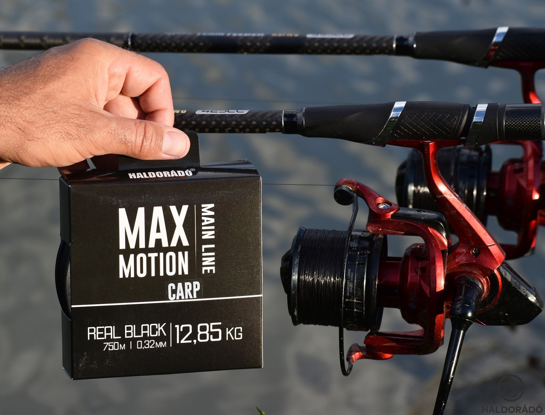 Feederezéshez is jól használható a HALDORÁDÓ MAX MOTION CARP Real Black 0,32 mm-es főzsinór