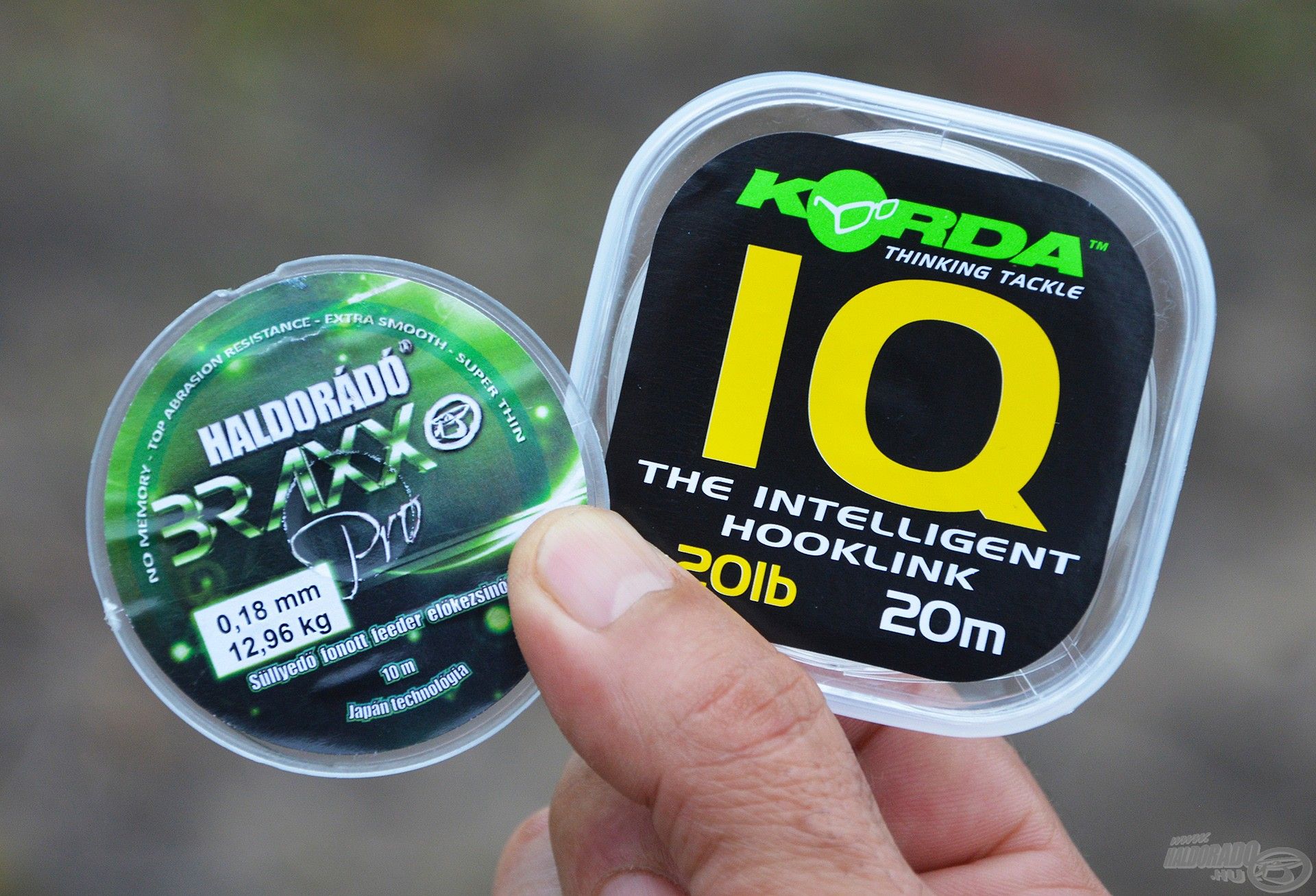 A Korda IQ fluorocarbon 20 lbs változata és a 0,18 mm-es Braxx Pro süllyedő fonott szuper alapanyagok egy „feederes combi rig” elkészítéséhez