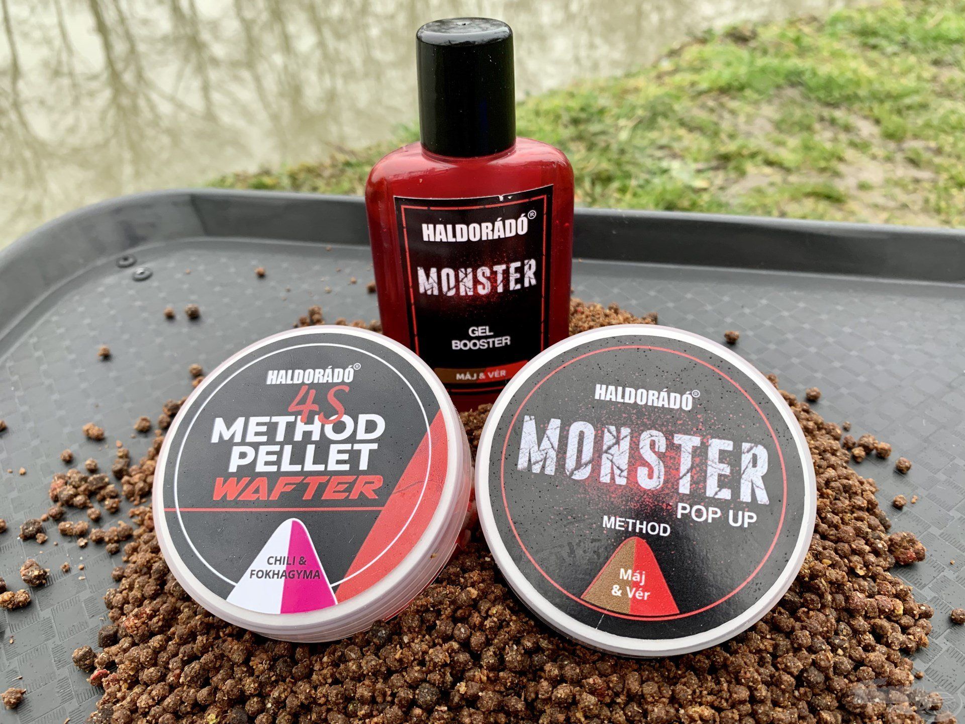 A két legjobban működő csali és a Monster Gel Booster - Máj & Vér, ami felgyorsította a kapások kialakulását