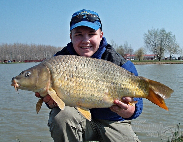 … termetesebb halak akadnak horogra. Ez a hal a remek példa erre, súlya 5,3 kg