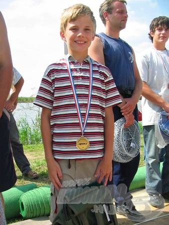 A tíz éves Tamás megleckéztette a felnőtt horgásztársakat