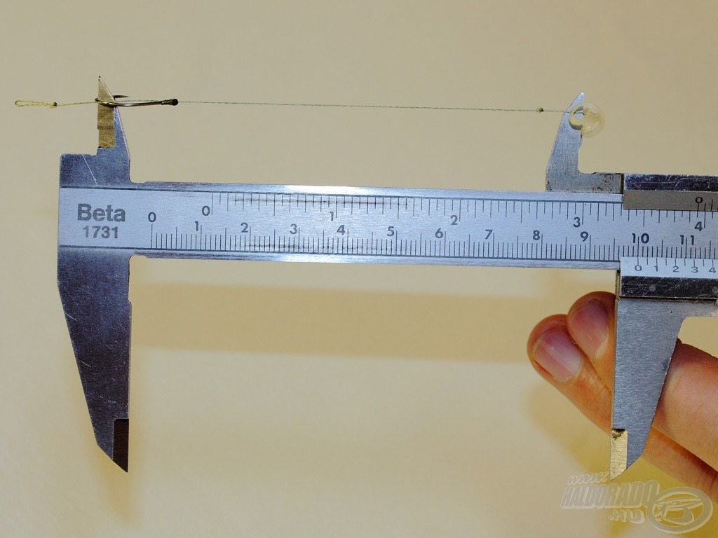 A távdobó feeder végszereléknél az előke optimális hossza 10 cm