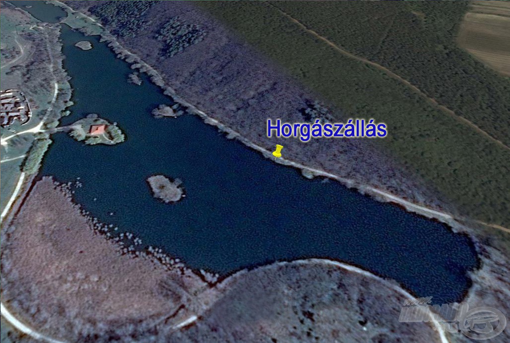 Horgászhelyemet a tó széles szakaszán egy szemközti sziget előtt választottam ki
