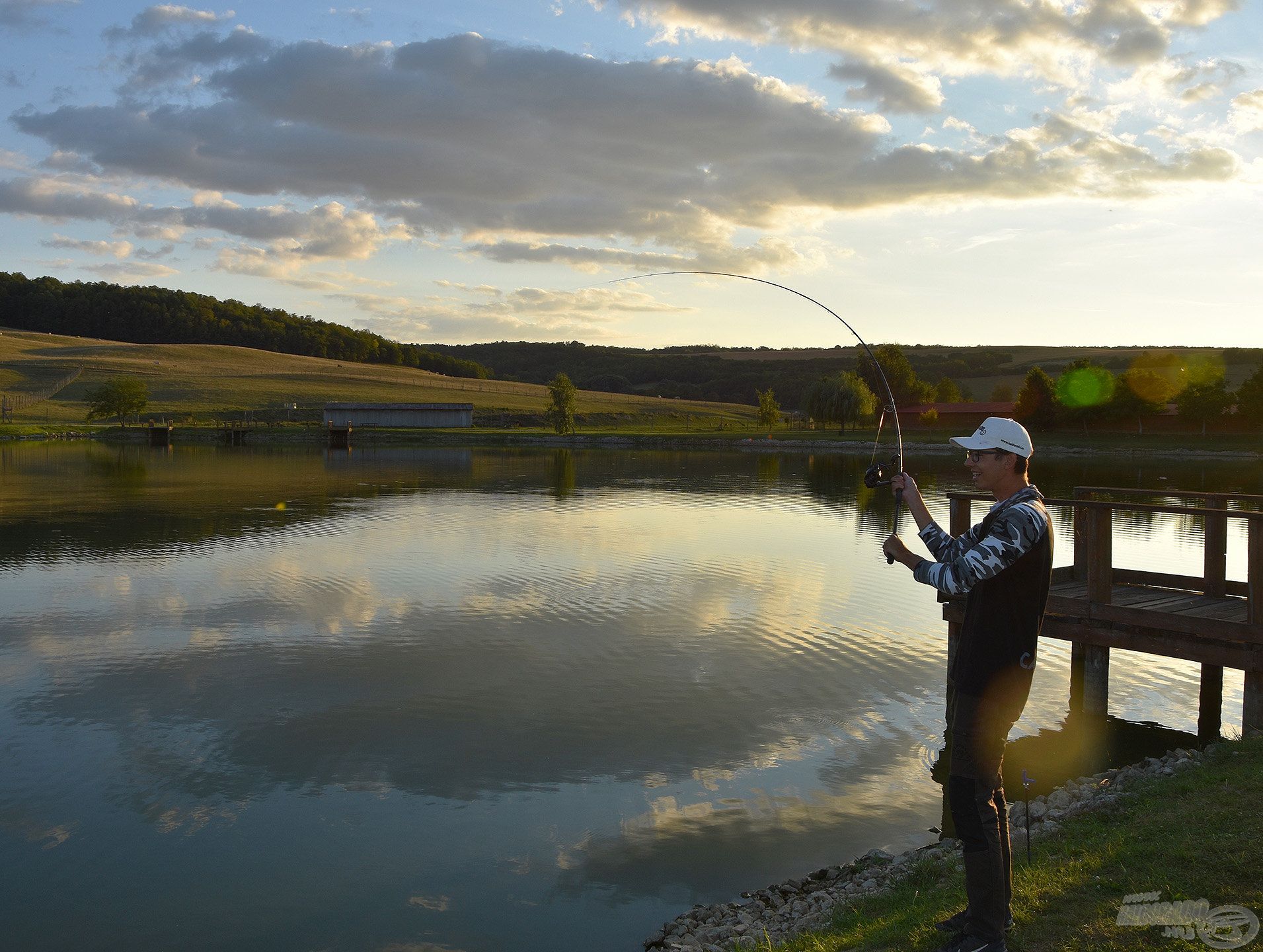 Ezt a Royal Method Carp 360M botot láva ebben a fárasztásban, új értelmet nyer a nyélből görbülés kifejezés!