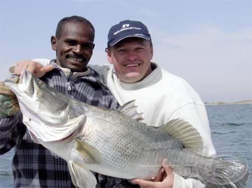 Robi és horgászvezetője Ahmed nagyon összebarátkoztak a horgászatok során