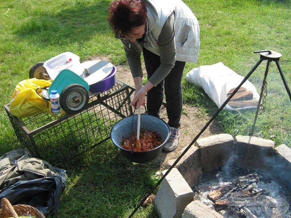 Fenséges illat árasztotta el a tó környékét