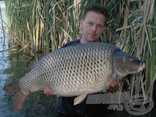 Hofierka Peter a verseny eddigi legnagyobb, 17,15 kg-os pontyával…