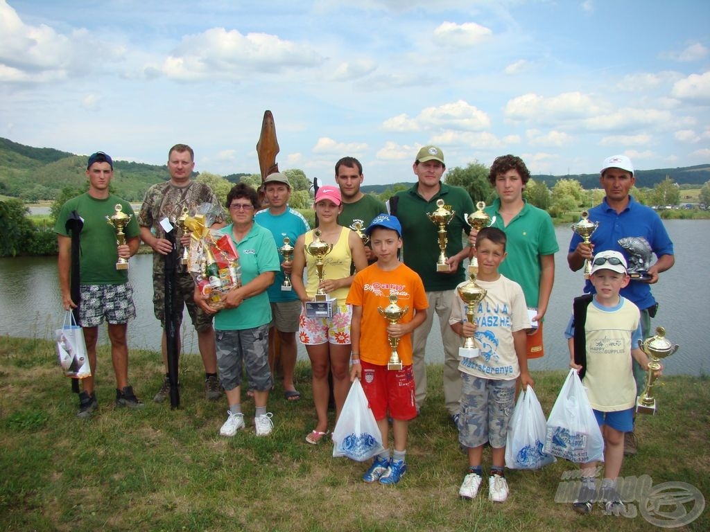 A legutolsó ilyen stílusú verseny, a 2012.06.23.-i XIV. NMH-Grátisz-BSHE Tóparti Randevú Kupa boldog díjazottjai