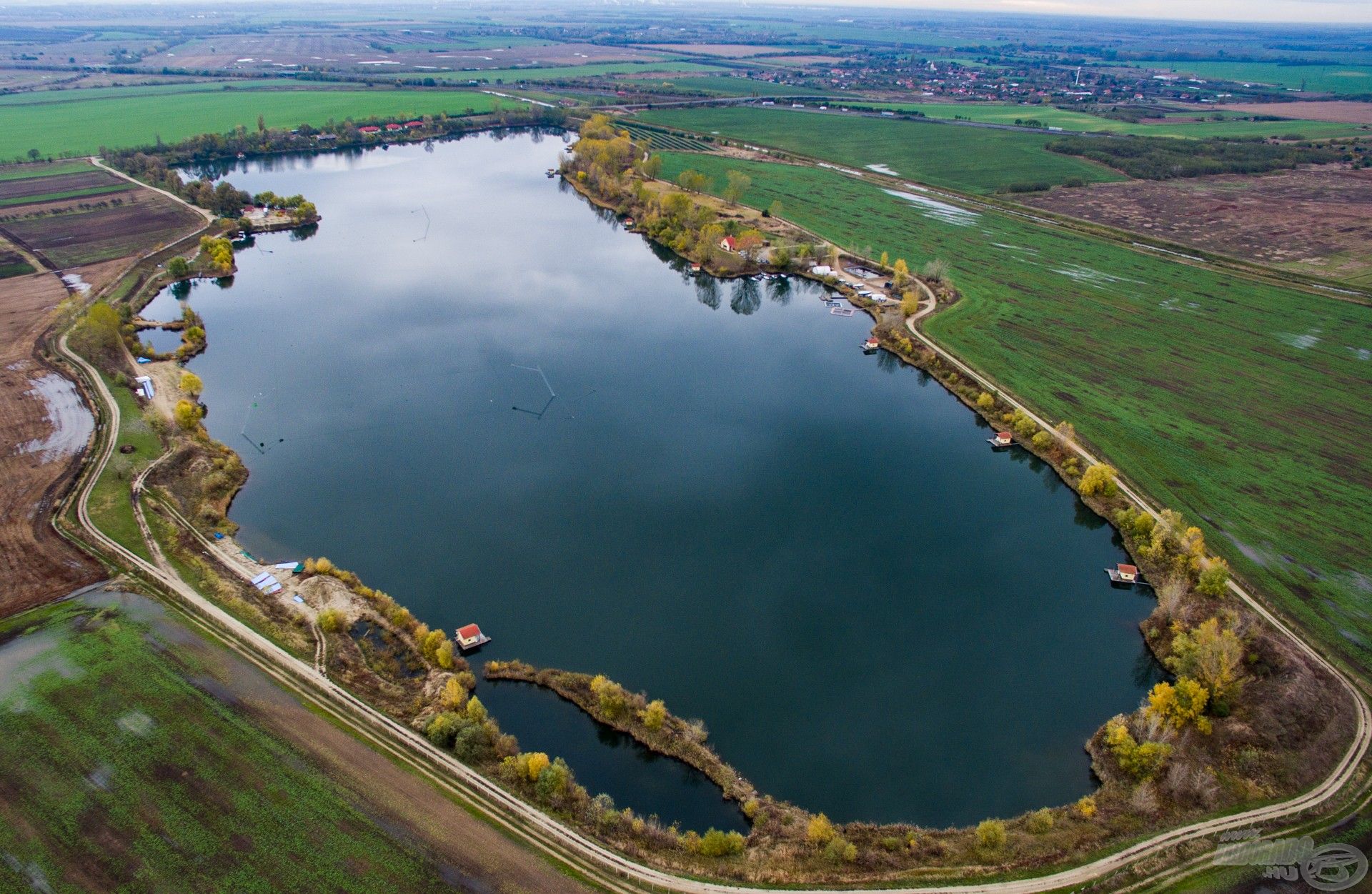 A Carp&Carp tó késő ősszel