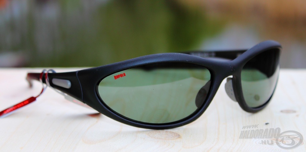 A fejformát ívesen követő Sportsman’s 003A szemüvegnél a lencse színe kellemes szürkészöld