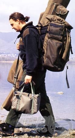 Bottartó táskák, hátizsákok sem hiányozhatnak a kínálatból.