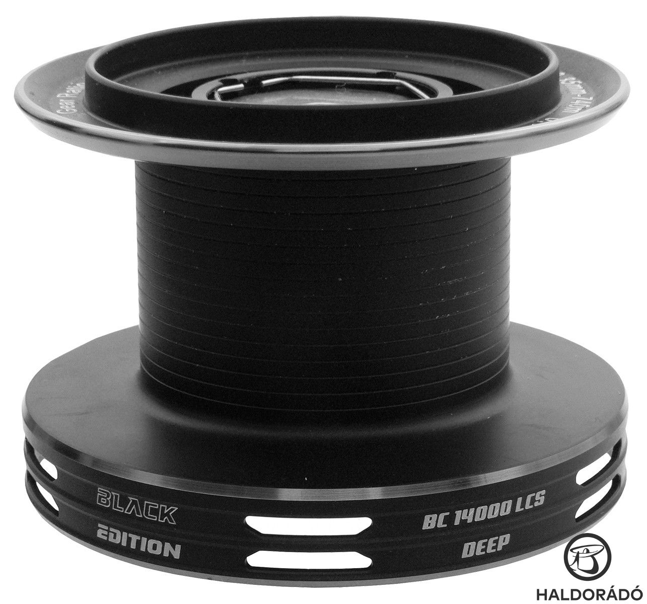 … de egy nagyobb zsinórtároló kapacitású „Deep” dob is tartozék