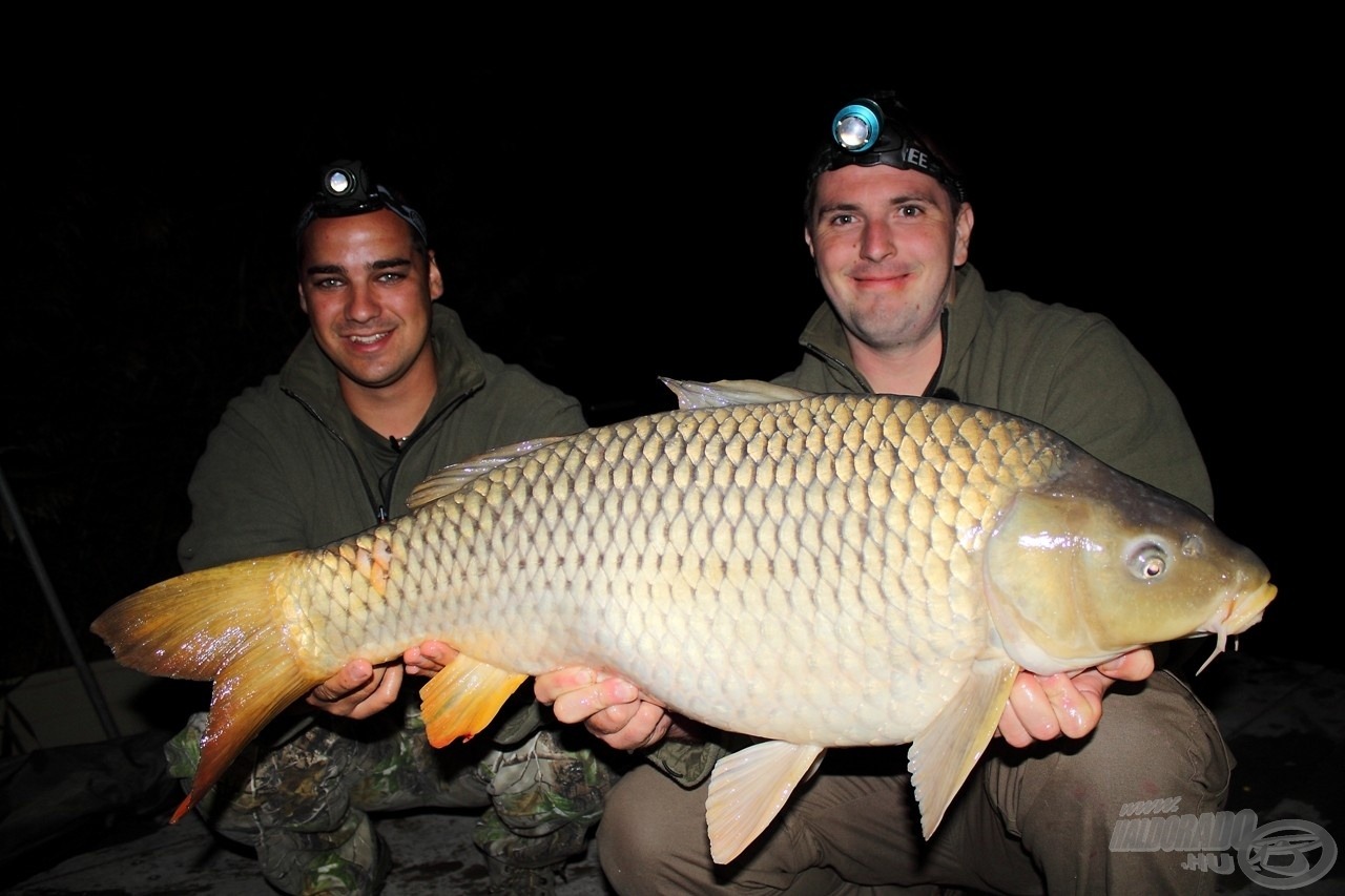 Az éjszaka első fogása ez a 12 kg feletti töves