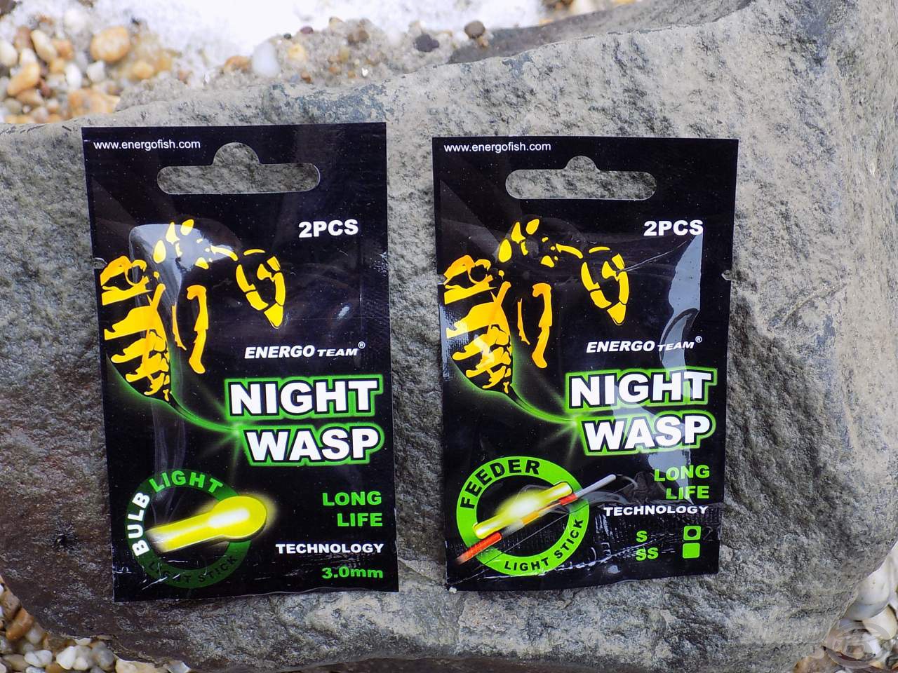 ET Night Wasp Bulb és Feeder patronok tartósságot szavatoló csomagolásban