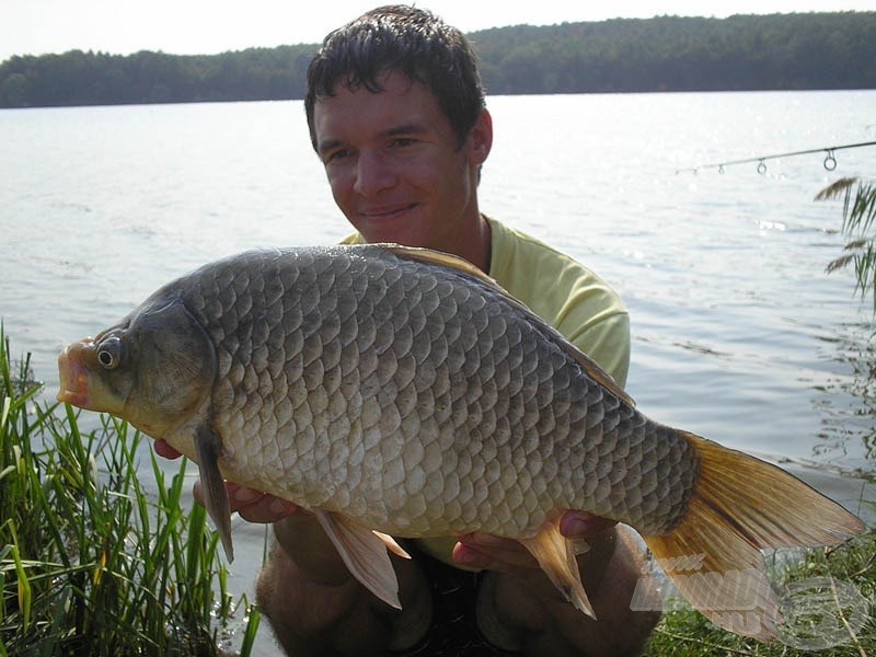 … míg a nagyobbik 2,1 kg-ot nyomott