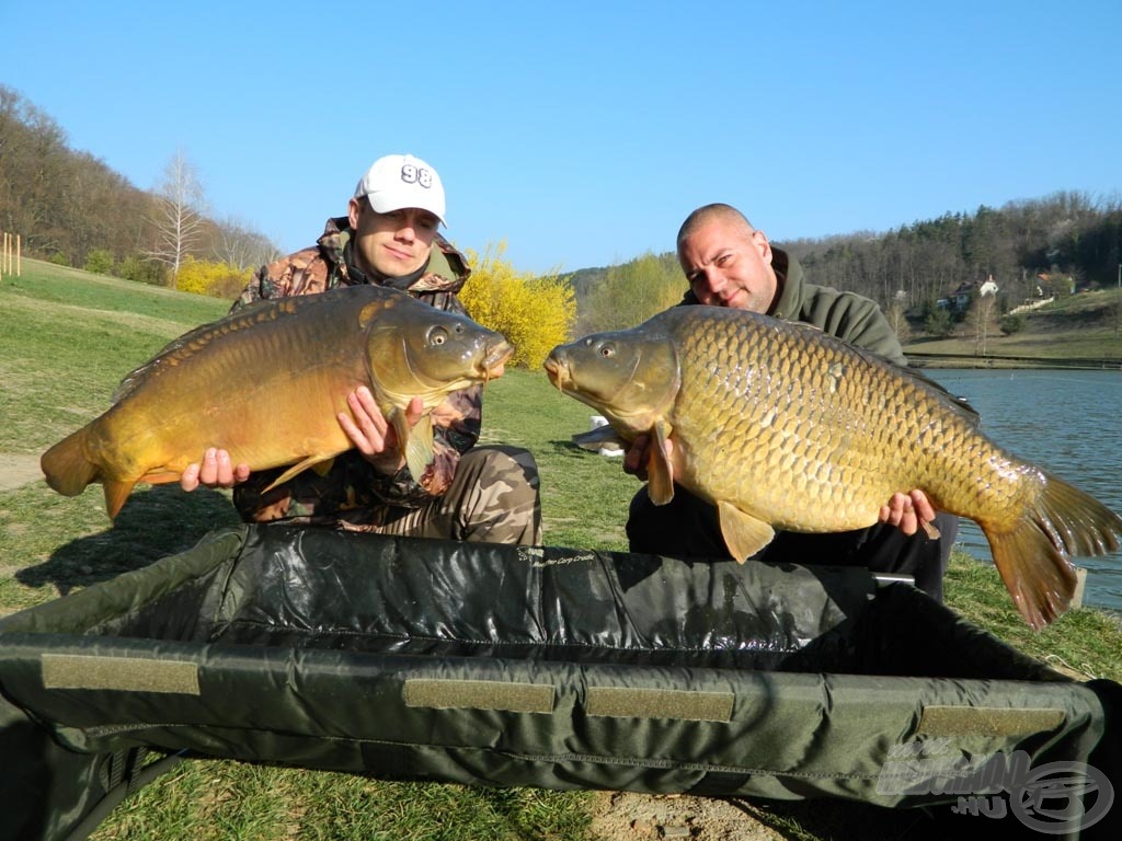 Közös fotó Mikivel, a két hal súlya majdnem 30 kg