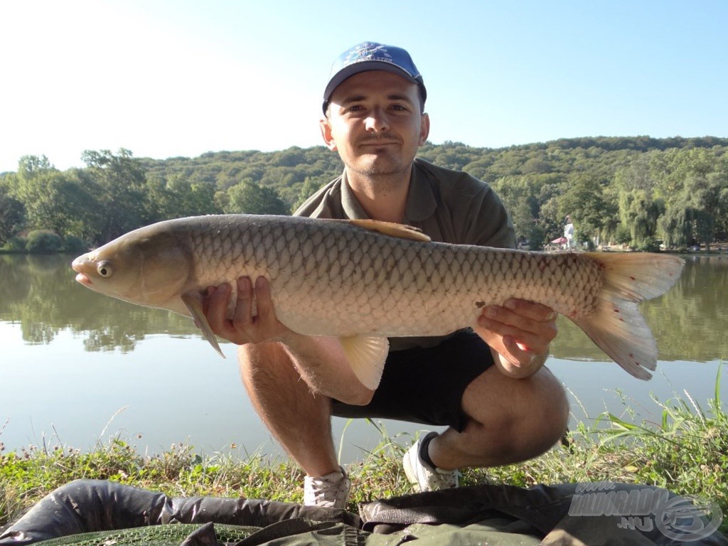 4,42 kg-os amurt tartottam kezemben egy fotó erejéig