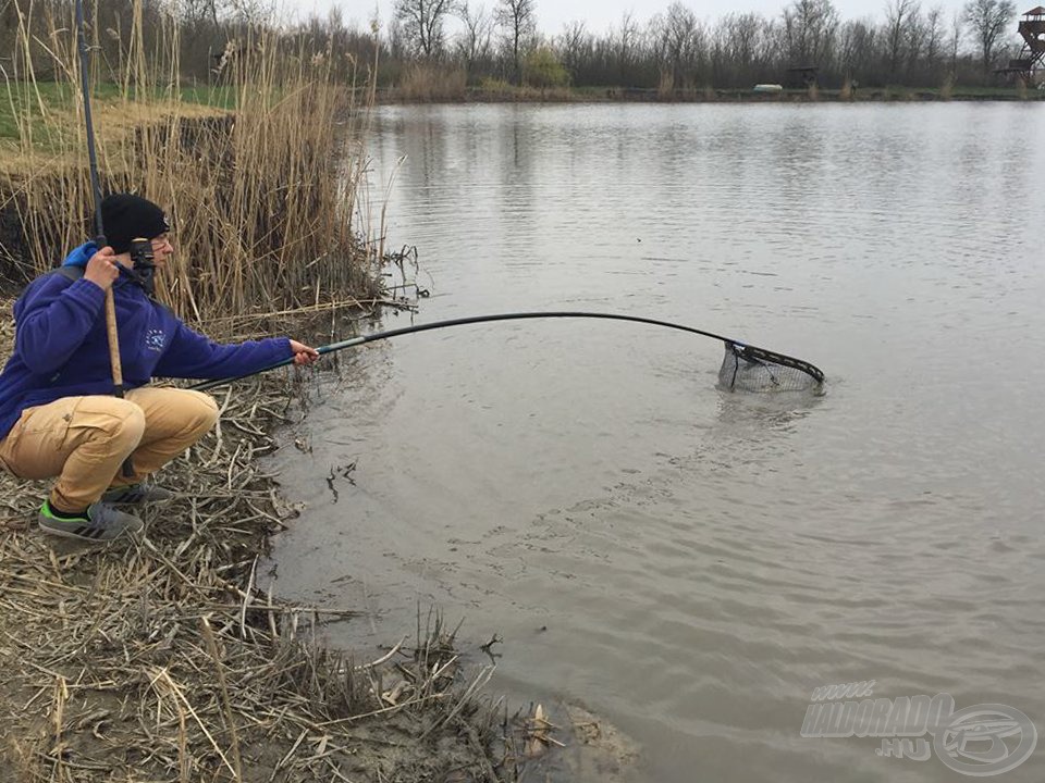 Szákban a nap első hala! Biztató kezdés…