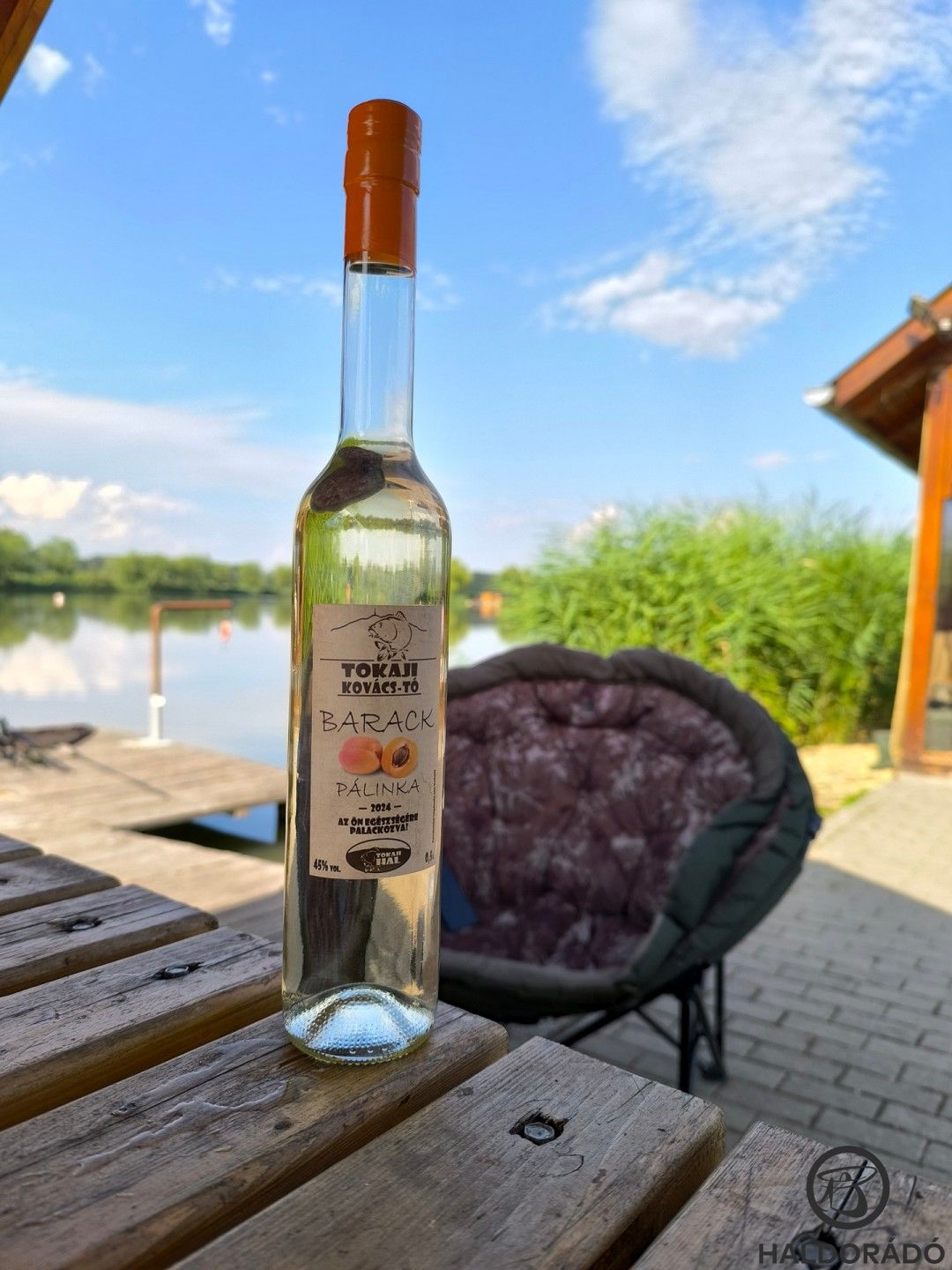 Szívet melengető ajándék, amelyet nagy becsben tartunk. Köszönjük szépen Kovács Miklósnak és családjának!