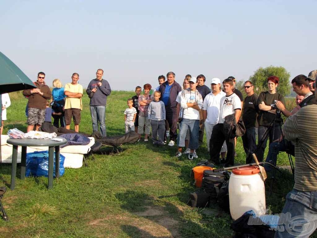 Szinte erőltetni kellett, hogy a vendégek a következő helyszínre induljanak, hogy minden beleférjen a rendelkezésre álló időbe