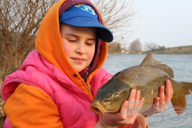 Mindig aktív, folyton nyüzsgő Rubi egy éhes kis ponttyal