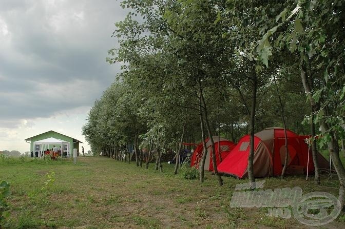 Akik nem fázósak, kempingezhetnek is