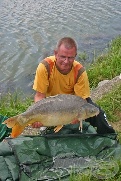 Egy nagy hal, Tihany Ferenc 9.700 g-os tükrösével