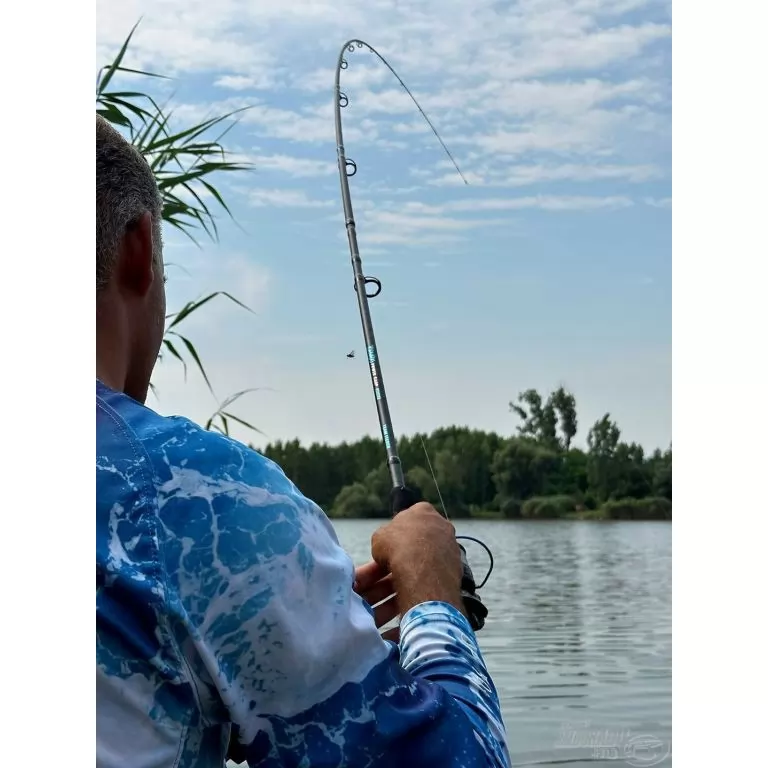 By Döme TEAM FEEDER Tornado Power Carp 330M horgászbot + Dobókesztyű ujj / 16