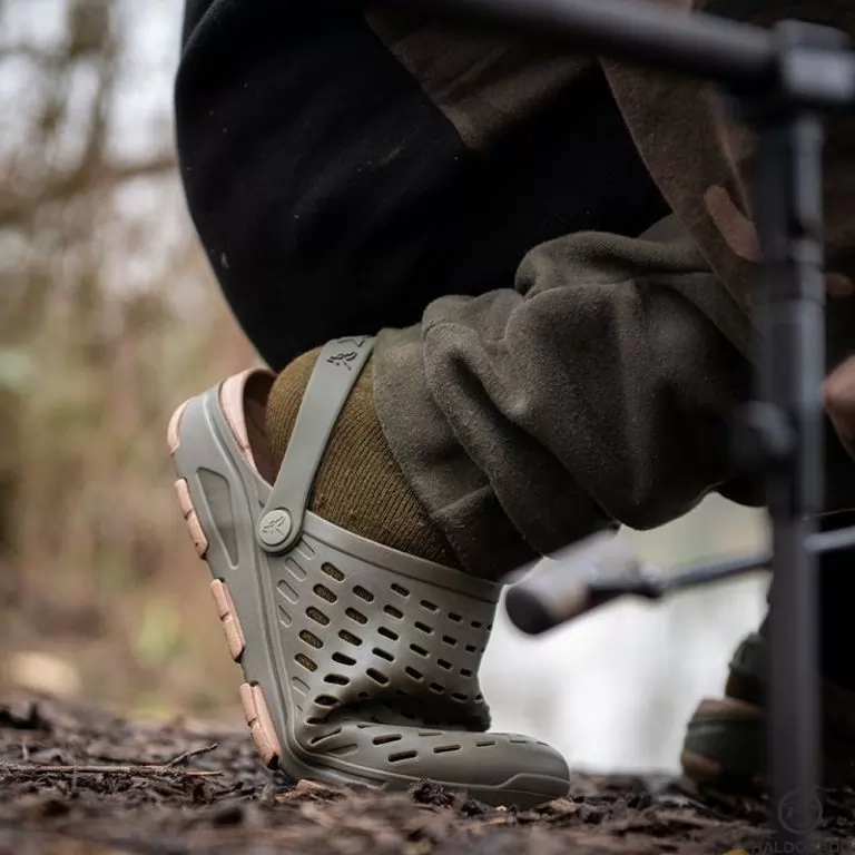 FOX Clogs Khaki papucs 42 / 2