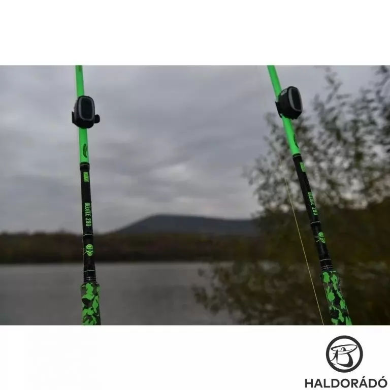 MAD CAT UV Series Deluxe 3,20 m harcsázó horgászbot / 7