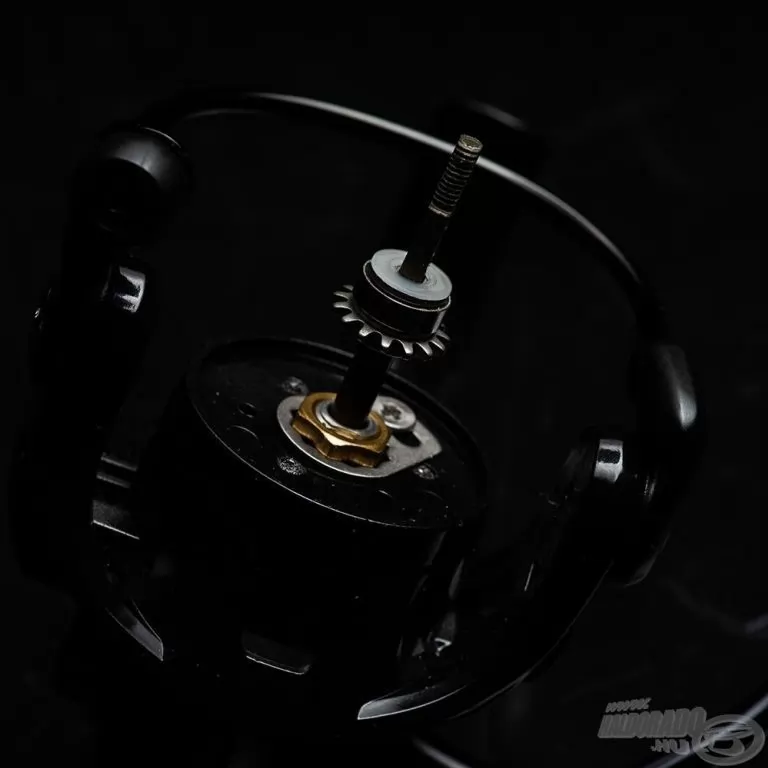 SAVAGE GEAR SGS8 14000 FD / 6